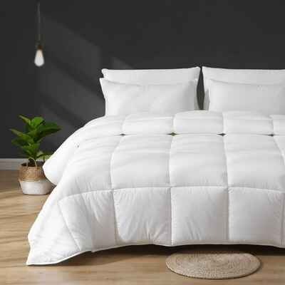 #1. APSMILE 100% Cotton Quilted Full/Queen Stand-Alone Comforter White Down Alternative